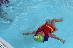 5岁孩子学游泳技巧（培养孩子健康成长的关键-早期学习游泳）