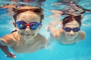 40岁学游泳技巧教学——战胜年龄的挑战（从零基础到游泳高手，教你如何在40岁学会游泳）
