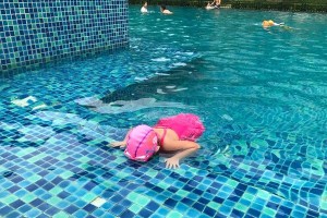 游泳憋气技巧教学——从5岁起步（培养水中安全感，提升憋气能力）