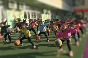 幼儿园大班篮球教学中的防守技巧（培养幼儿园大班孩子的防守意识和技能）