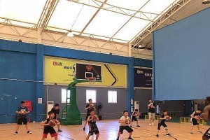十岁小孩如何进行篮球防守训练（掌握防守技巧，成为篮球场上的守护神）