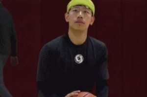 篮球KBT防守脚步变换教学（提升篮球防守技巧，掌握关键脚步变换）