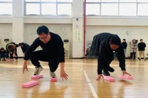 乒乓球投篮趣味比赛技巧大揭秘（玩转乒乓球投篮趣味比赛，轻松刷新高分纪录）