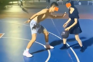 打篮球防守中的主动发力技巧（从策略到实践，掌握防守主动权）