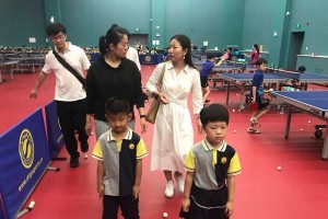 培养幼儿运动技能的好方法——幼儿乒乓球的玩法（让孩子健康快乐成长，从幼儿乒乓球开始）