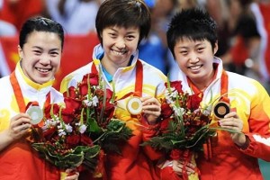 雅典奥运乒乓球女单（红极一时的赵蔓、悍不畏强的马琳，谁能夺得金牌？）