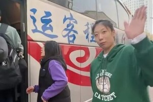 掌握排球转场技巧，与好友瞬间默契（以排球好朋友转场动作要领为主题，提高默契与配合能力）
