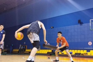 篮球青训之防守脚步训练（如何通过训练提升篮球防守技巧，掌握有效的脚步动作）