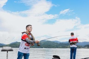 从钓鱼到路亚顺口溜的钓技大揭秘（掌握钓鱼新技巧，享受路亚顺口溜的乐趣）
