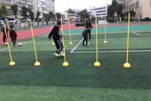 甘肃足球绕杆技巧教学指南（学习如何掌握甘肃足球绕杆技巧，提升你的足球技术水平）