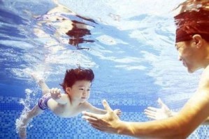 幼儿游泳换气技巧（教您如何正确引导幼儿学习换气，保证游泳安全与愉快）