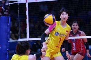掌握排球叠球动作要领的关键技巧（打造稳定、高效的排球叠球技巧体系）