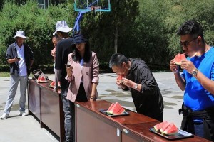 足球蒙眼训练技巧（挑战视觉限制，锻炼灵活性和判断力）
