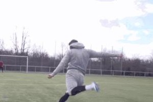 足球训练动作射门技巧（提高足球射门水平的关键动作和技巧）