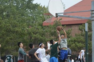 学院派篮球防守的优势和技巧（揭秘学院派篮球防守的核心策略和训练要点）